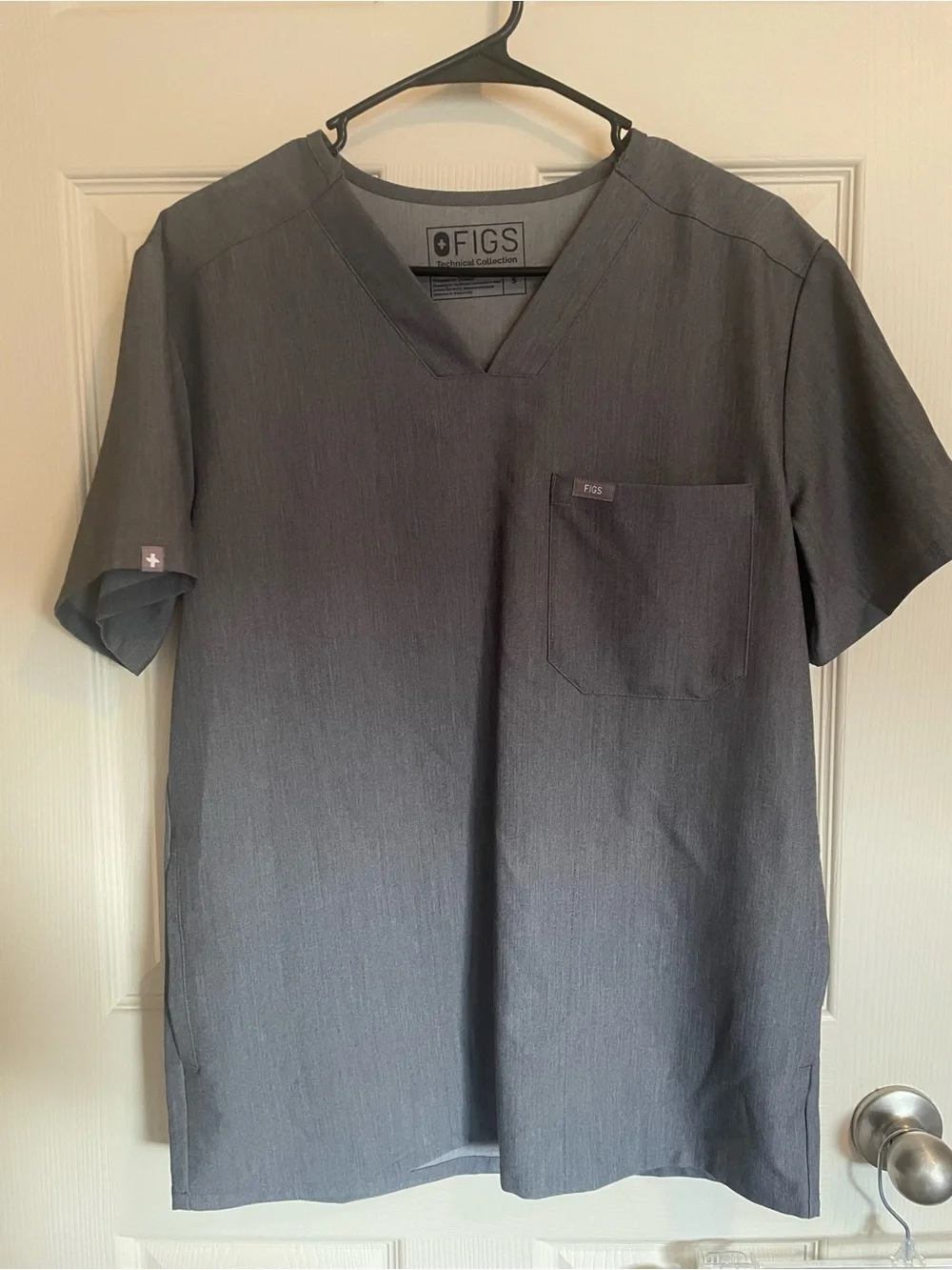 Figs Technical Collection Scrub Top in Charcoal